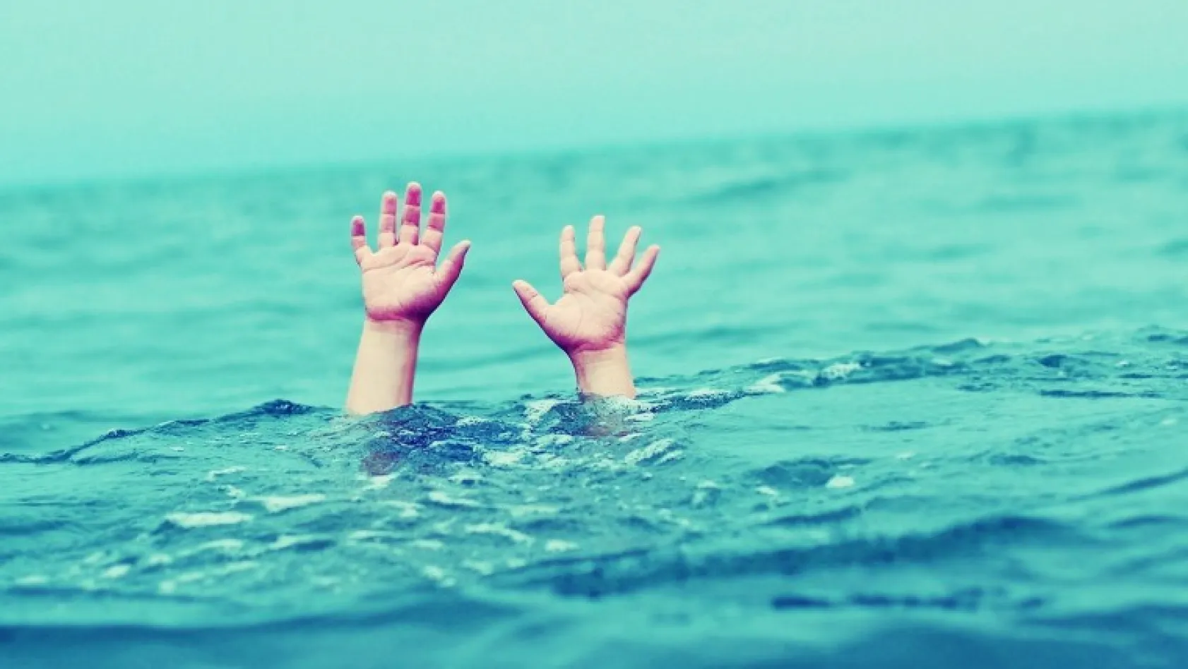Murat nehri'ne giren çocuk boğuldu