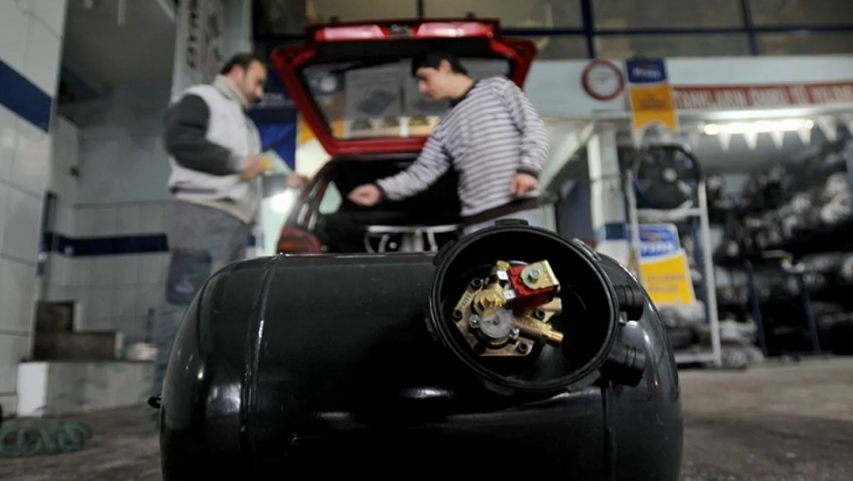 Benzin fiyatları arttıkça LPG'ye talep artıyor