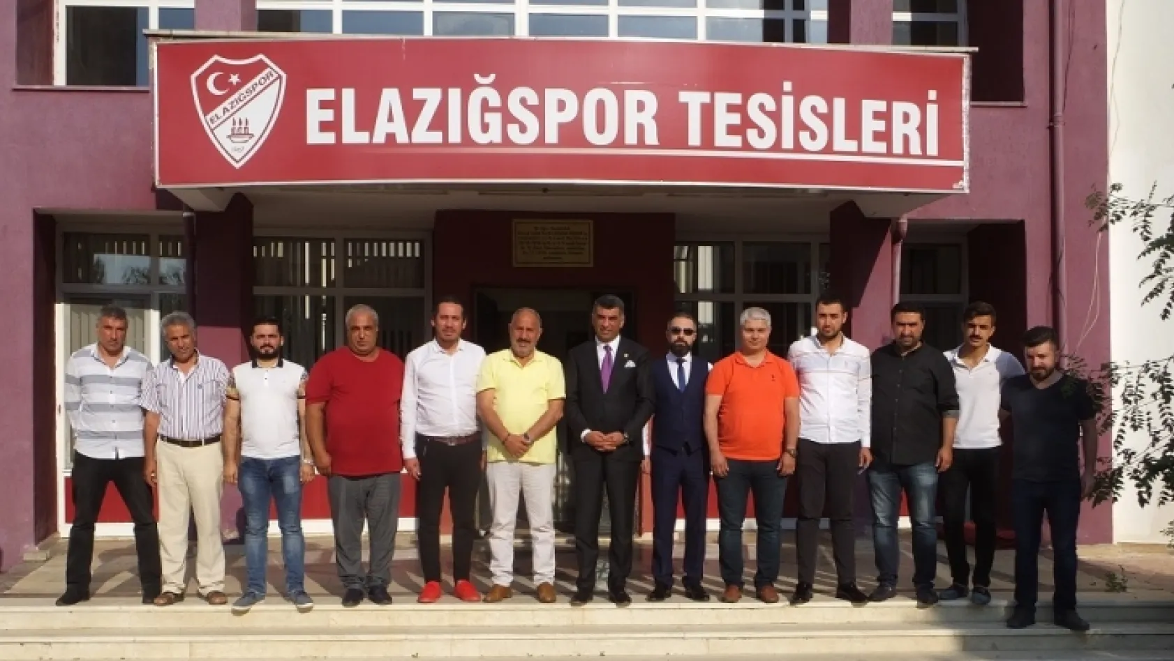 Milletvekili Erol, maaşının yarısını Elazığspor'a bağışlıyor