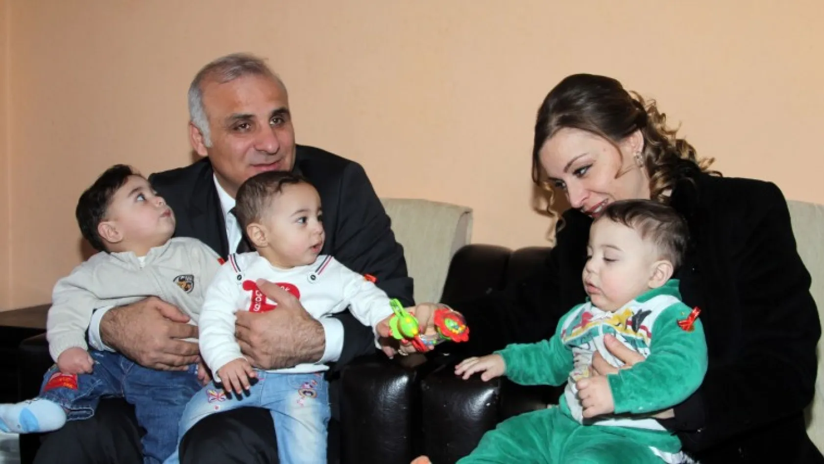 Zorluoğlu çiftinden, Suriyeli ailelere ziyaret