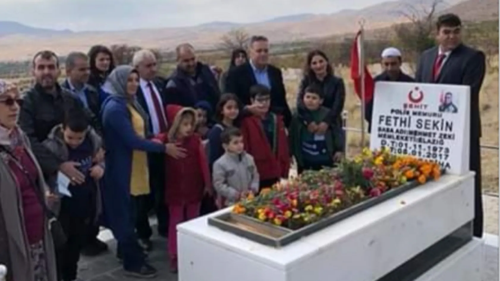 Şehit Polis Sekin mezarı başında anıldı
