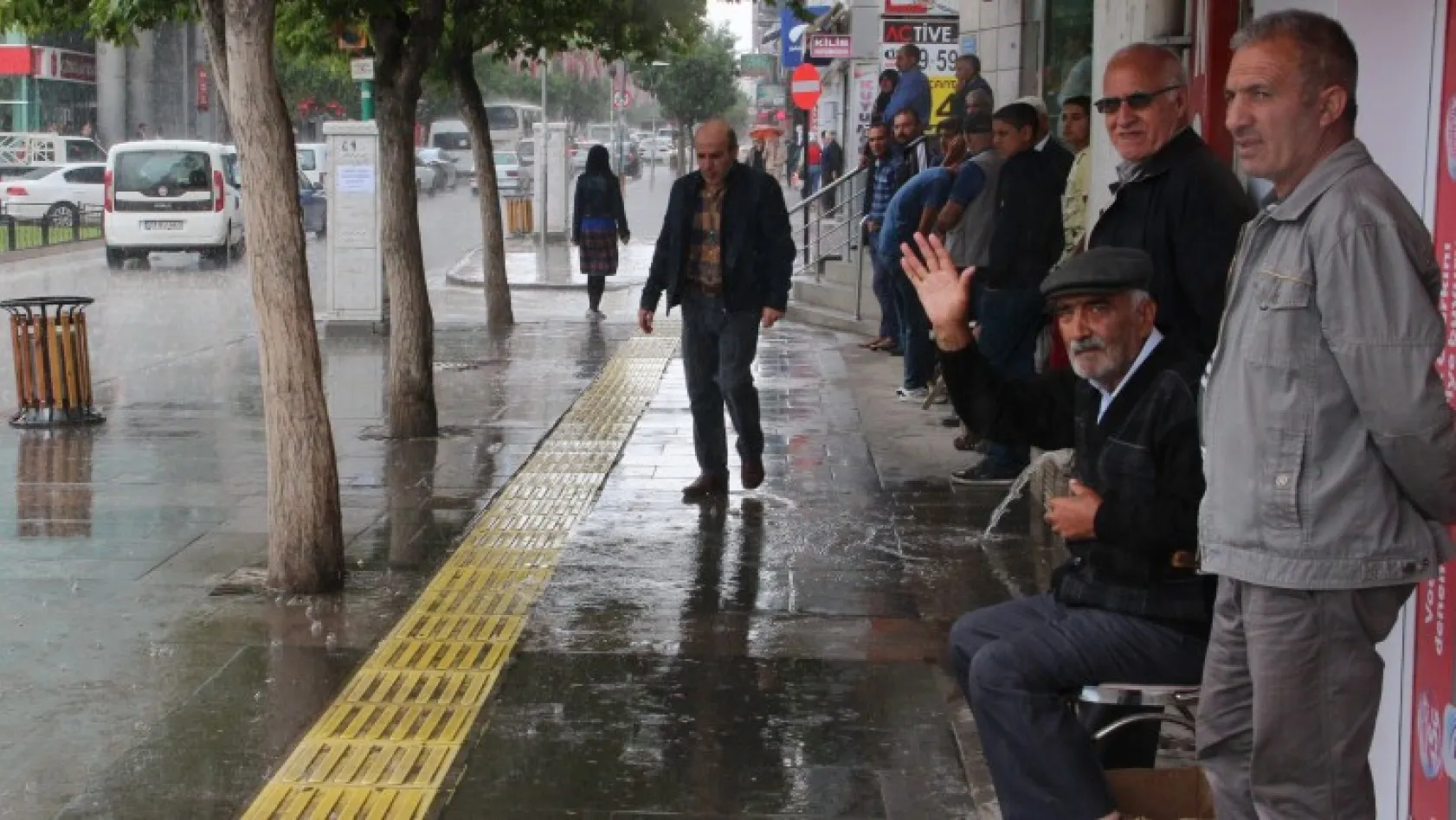 Elazığ'da yağmur sevinci