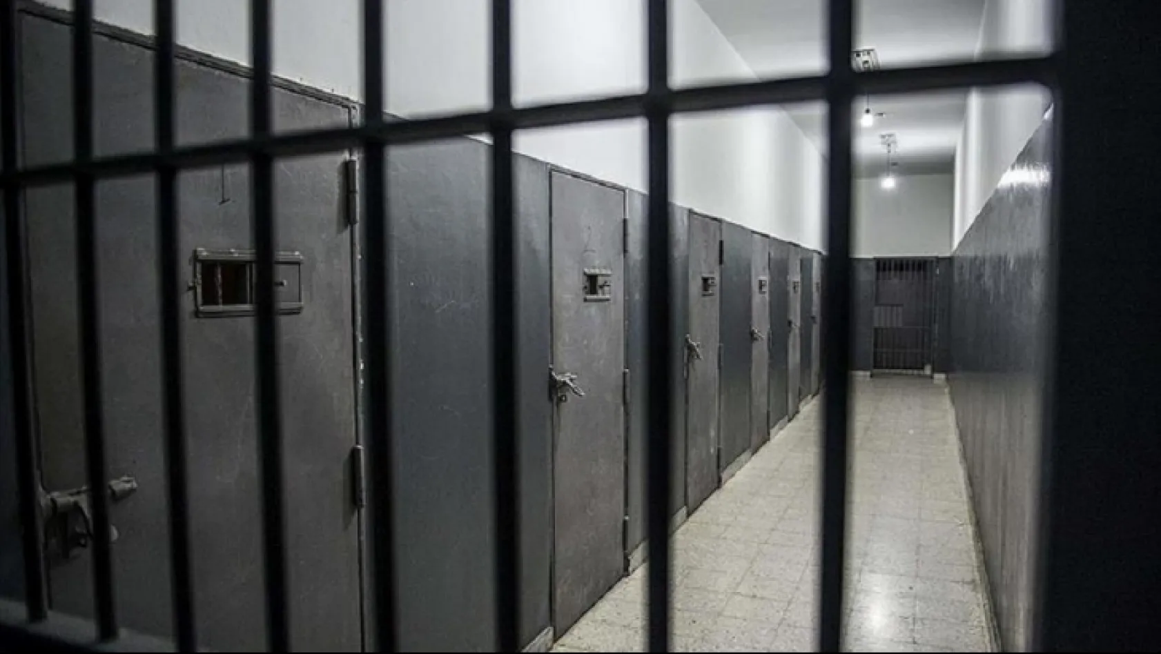 FETÖ'cü 3 eski polise hapis cezası