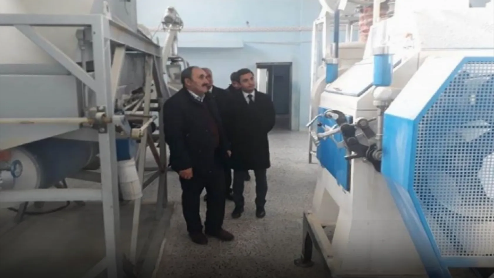 Kaymakam Murat, bulgur fabrikasını ziyaret etti