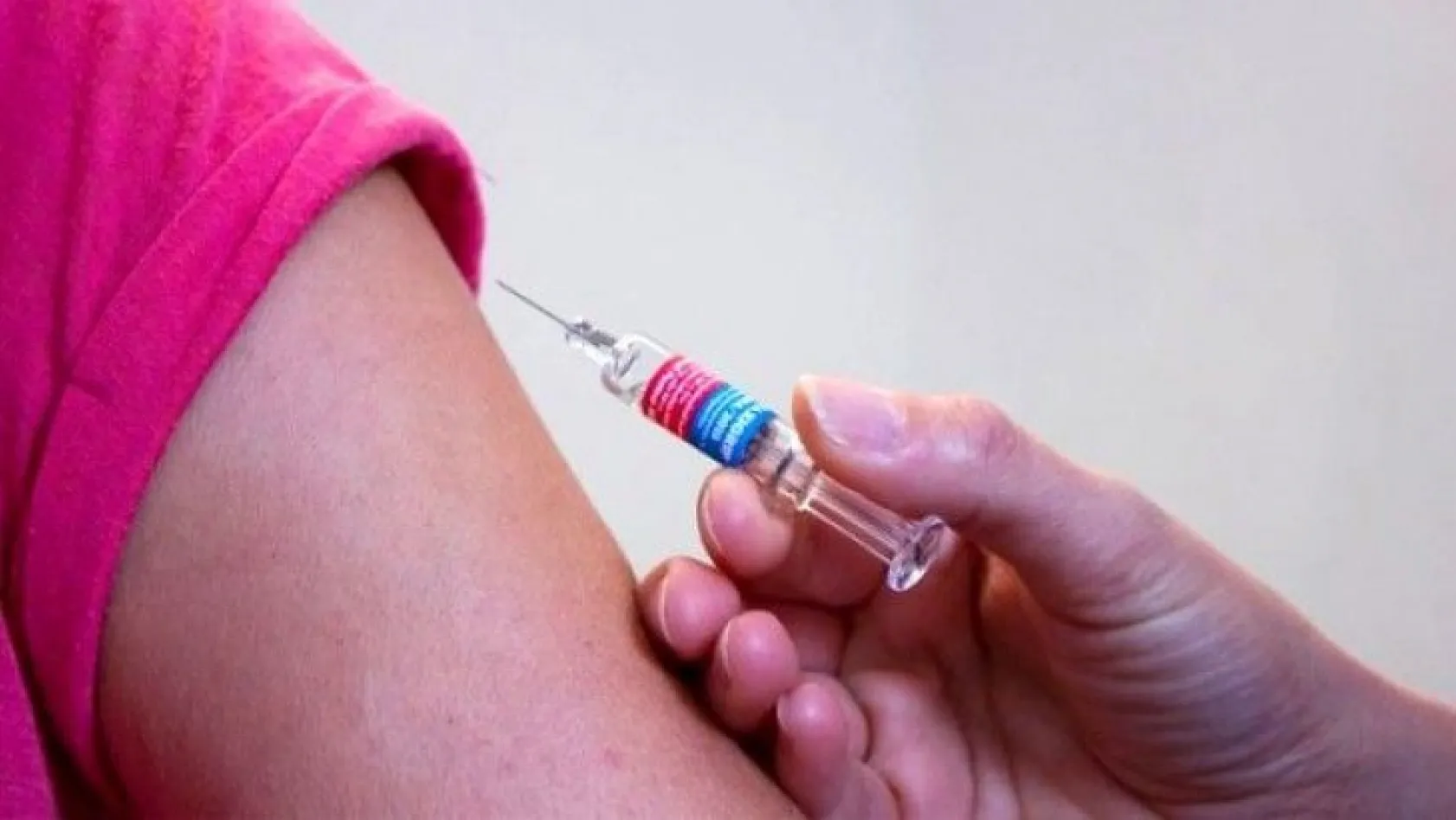 Grip aşısı olabileceklerin listesi e-Nabız'a yüklendi