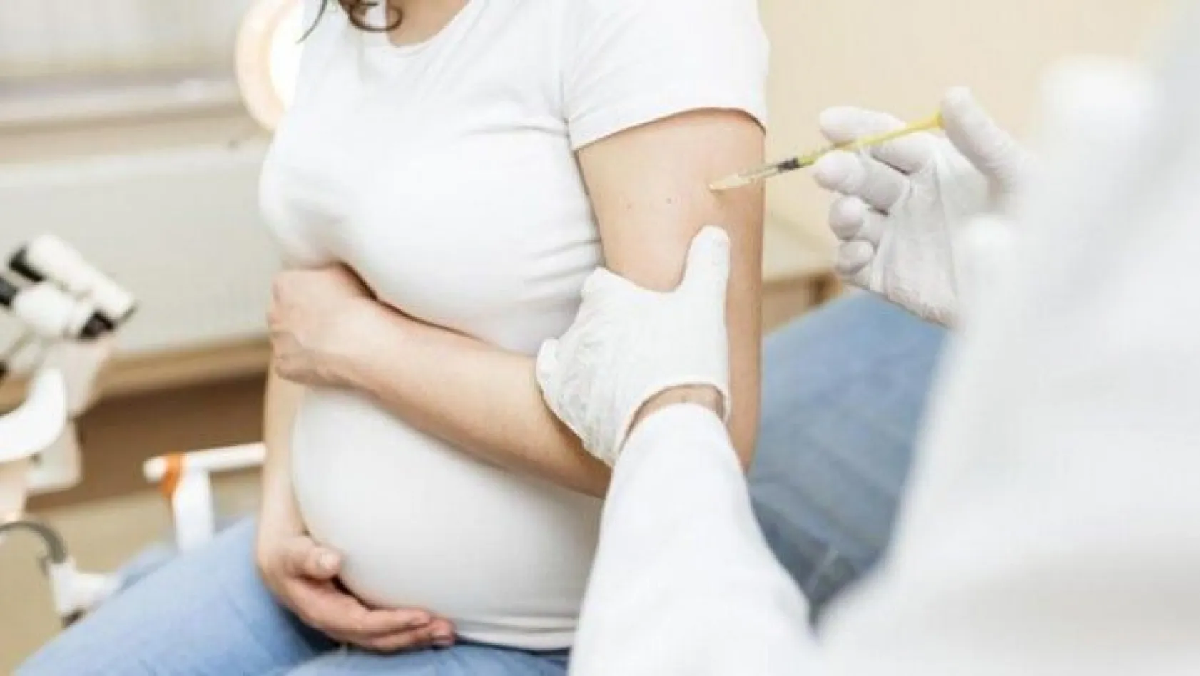 'Hamileler her dönemde aşı olabilir'