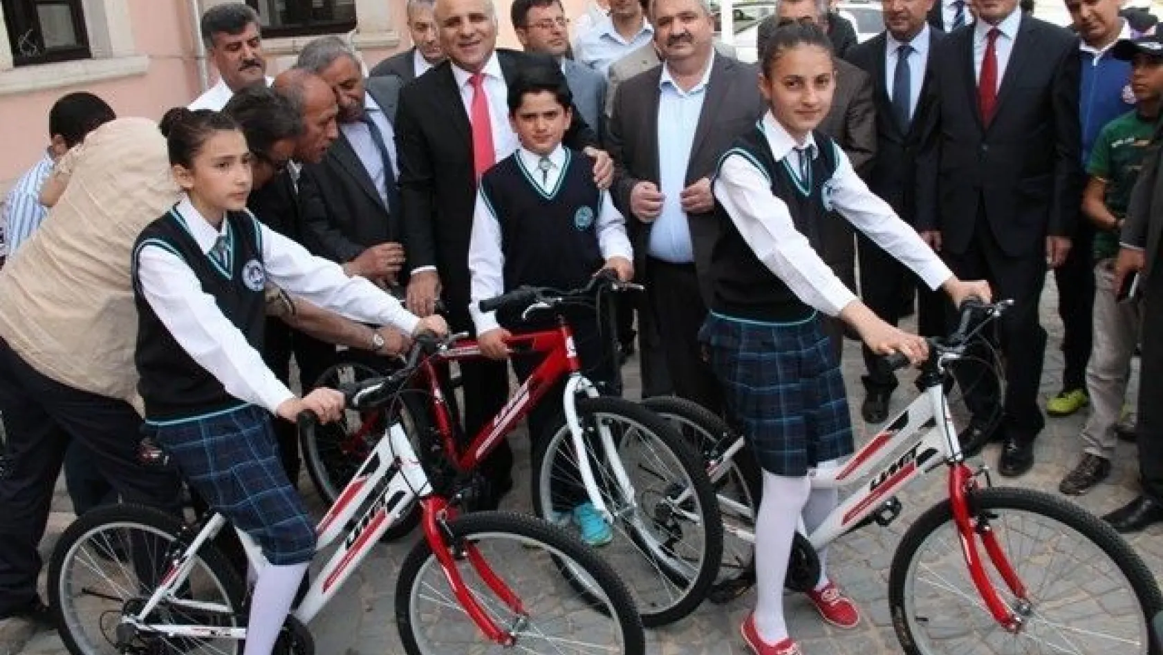 Harekete teşvik için 150 bisiklet dağıtıldı 