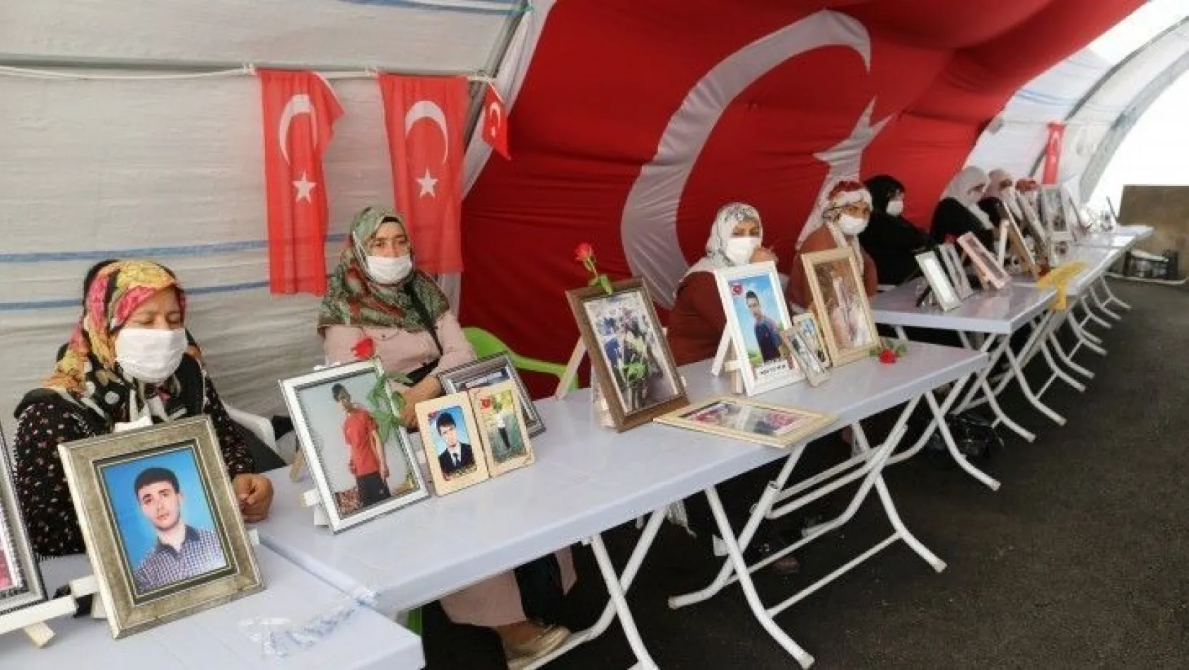 HDP önündeki ailelerin evlat nöbeti 341'inci gününde
