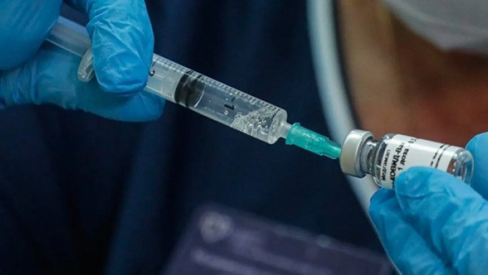 İngiltere Moderna'nın korona virüs aşısına onay verdi