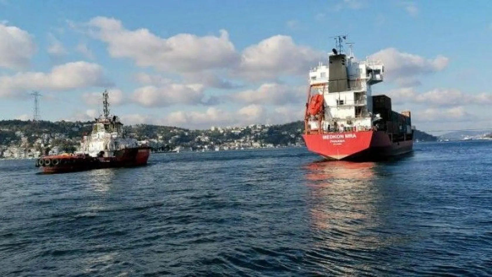 İstanbul Boğazı'nda gemi sürüklendi!