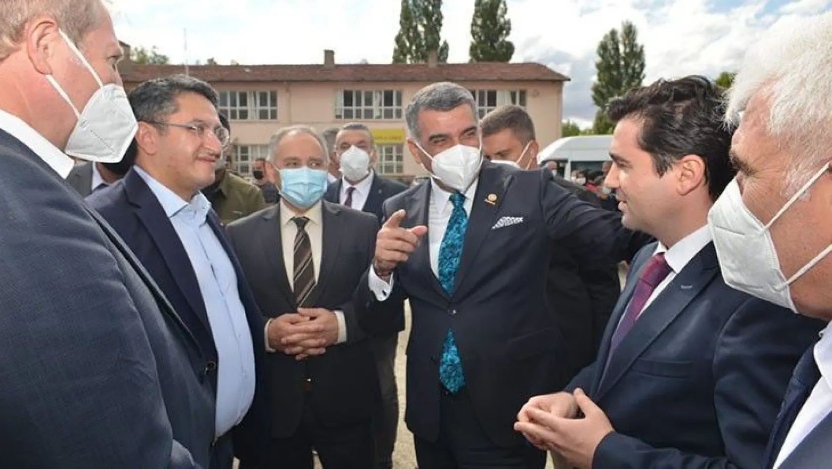İzmir Büyükşehir Belediyesi Heyeti, okul yapımı için Elazığ'a geldi