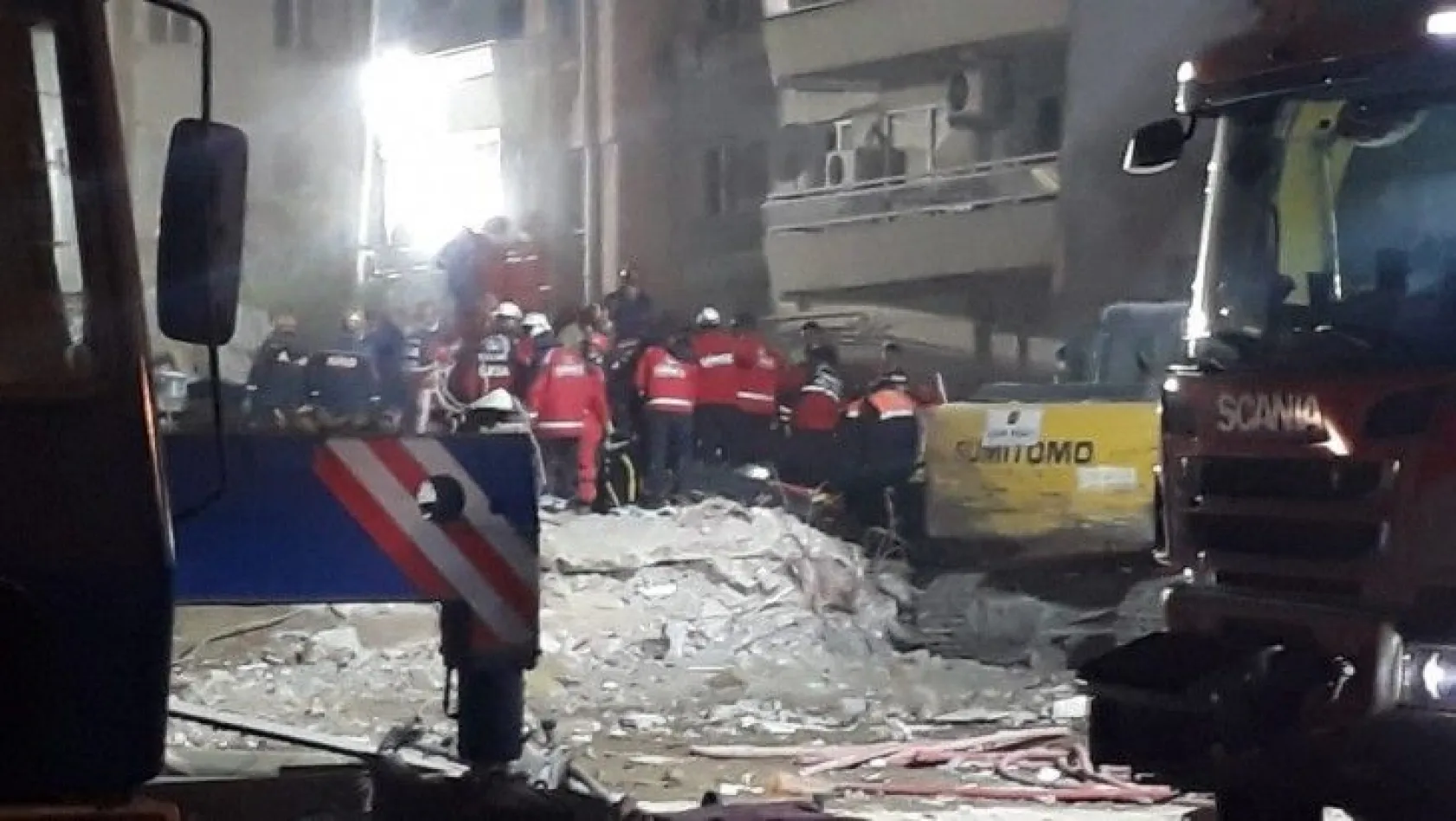 İzmir'deki depremde can kaybı 102'e yükseldi