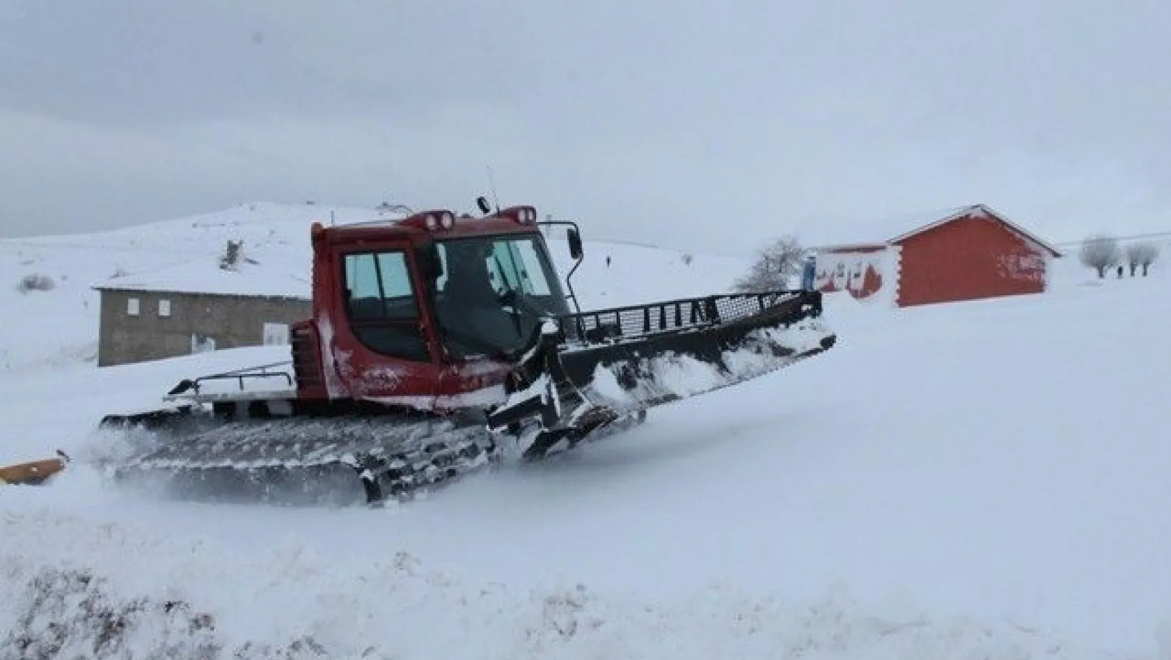 Kar 367 Köy Yolunu Kapattı