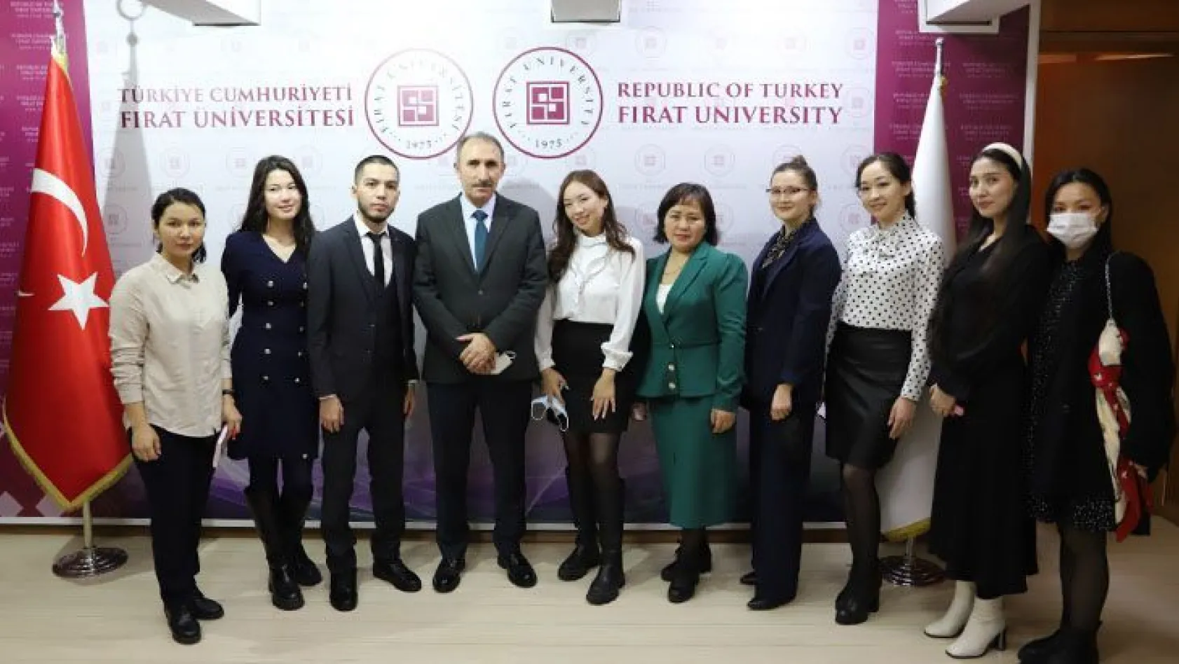 Kazakistanlı öğrencilerden Rektör Göktaş'a ziyaret