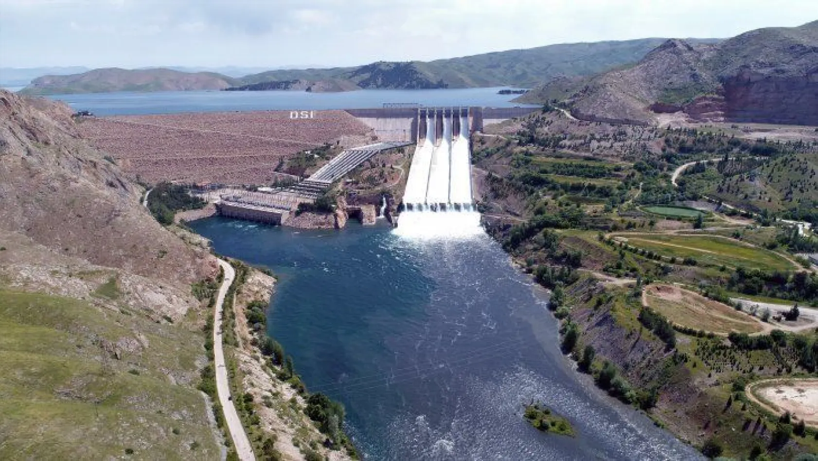 Keban Barajı, 6 milyar kilovat saat elektrik üretiyor