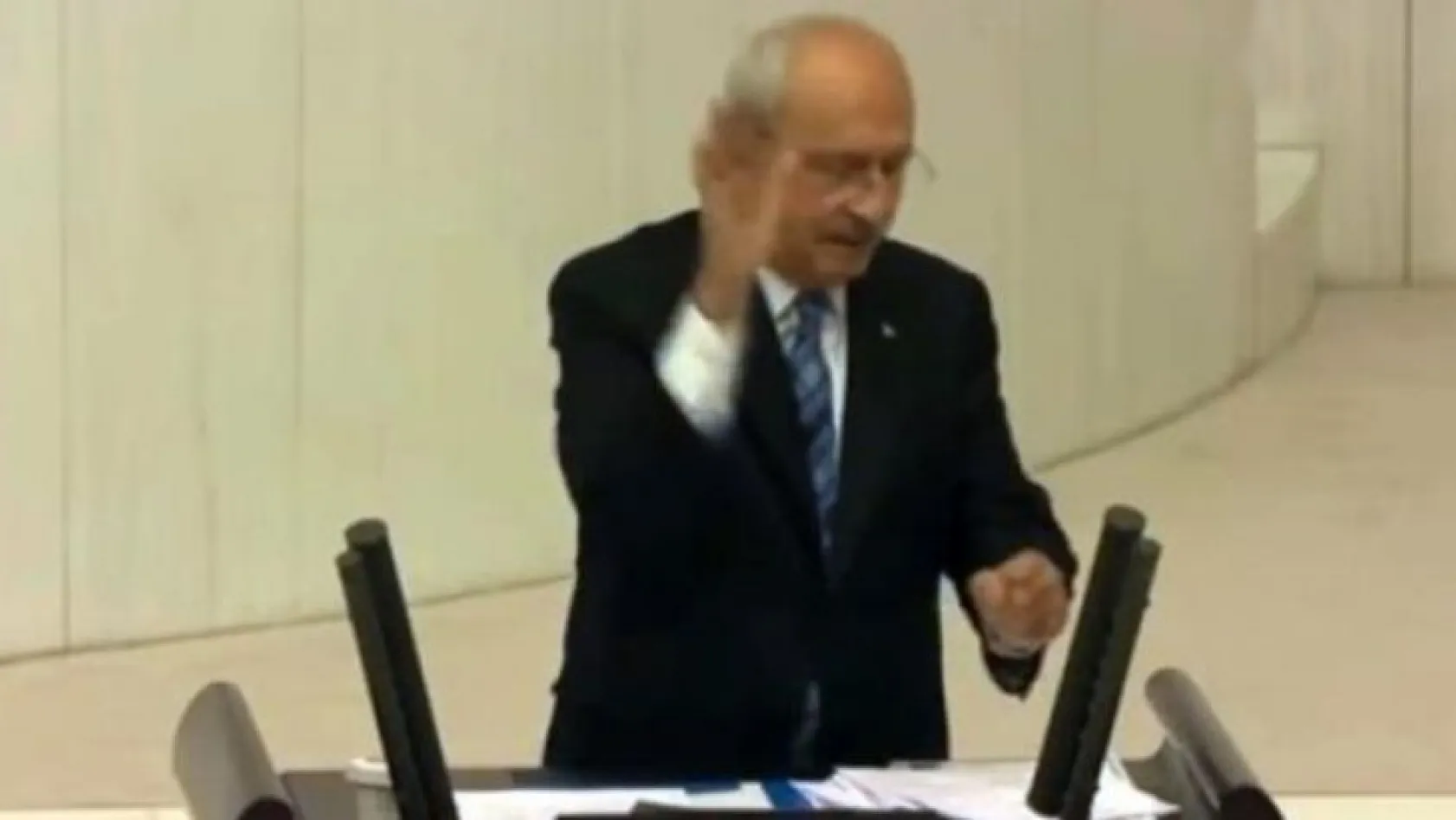 Kılıçdaroğlu'nun yaptığı el hareketi meclisi karıştırdı!