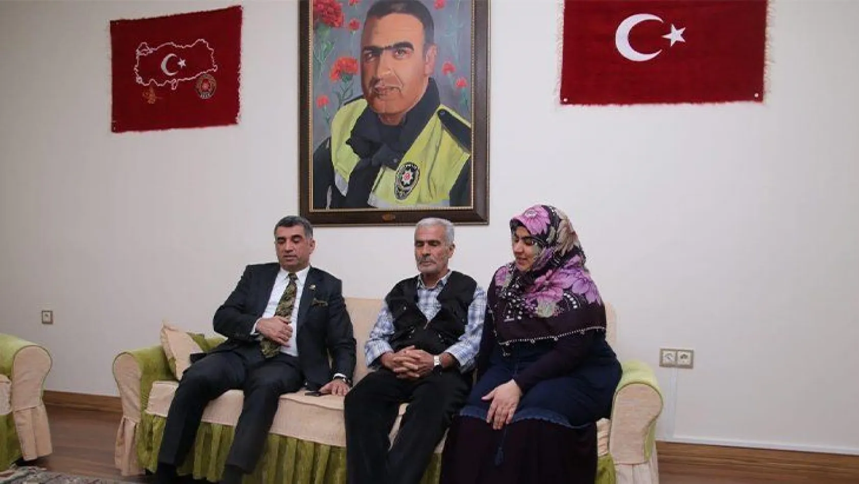 Kılıçdaroğlu, şehit Fethi Sekin'in babası ile görüştü
