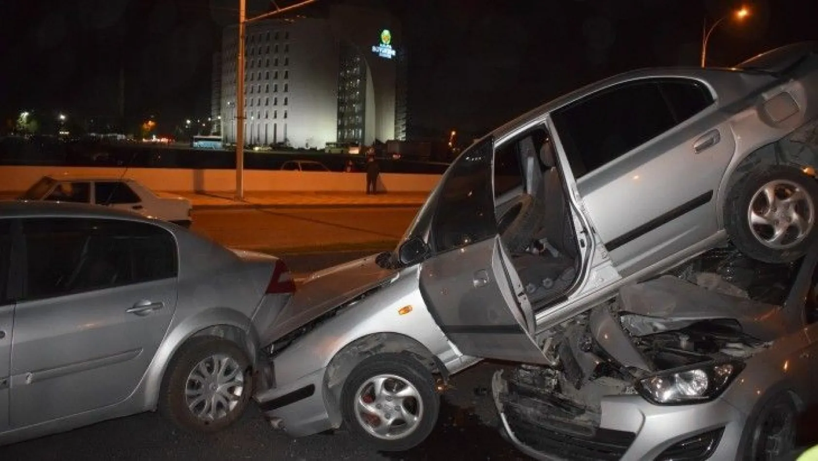 Malatya'da zincirleme kaza! 6 araç birbirine girdi