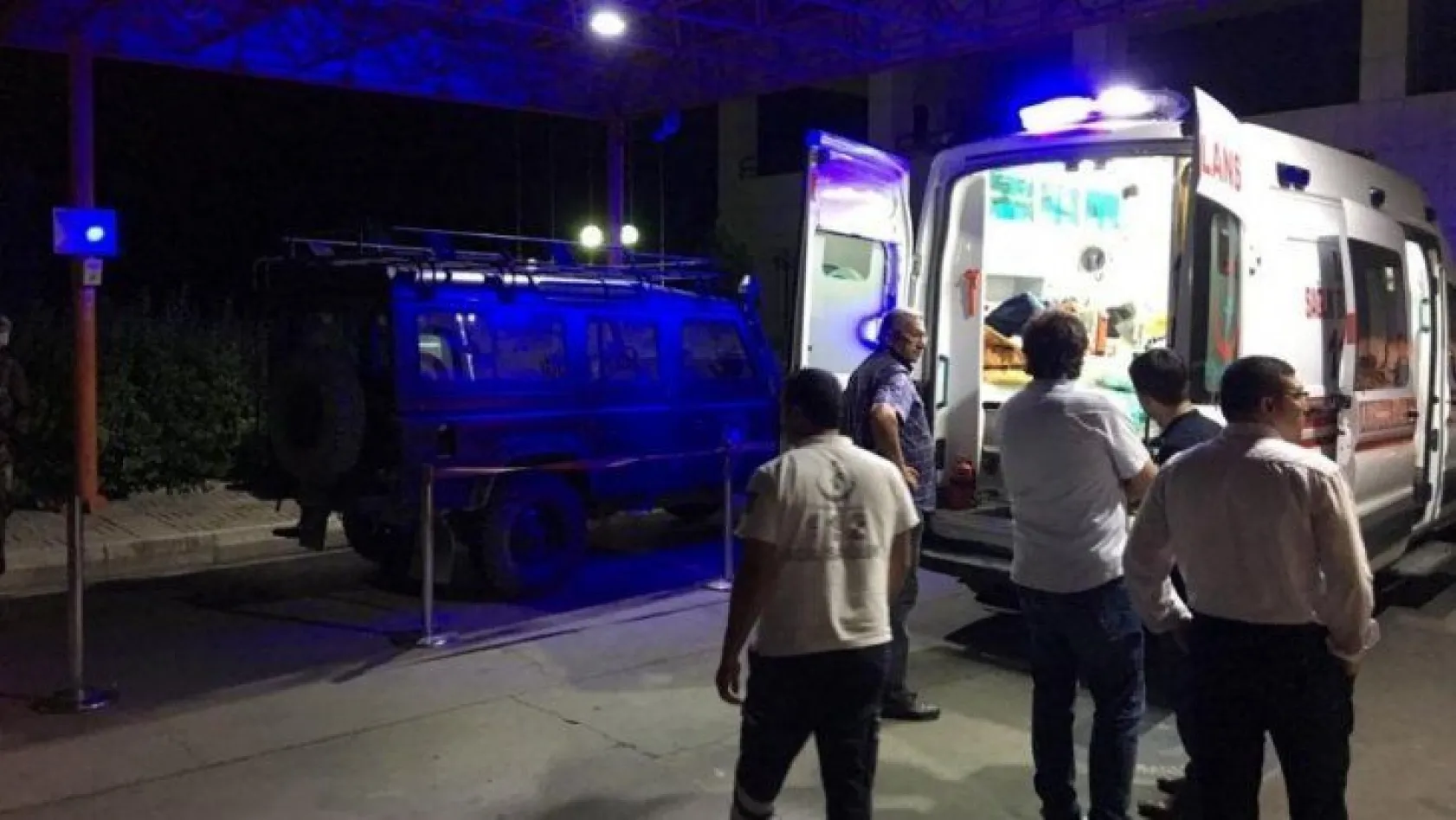 Malatya-Elazığ yolunda özel harekat polisleri kaza yaptı