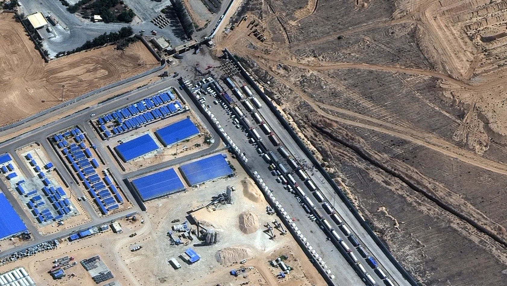 Mısır Refah Sınır Kapısı açıldı