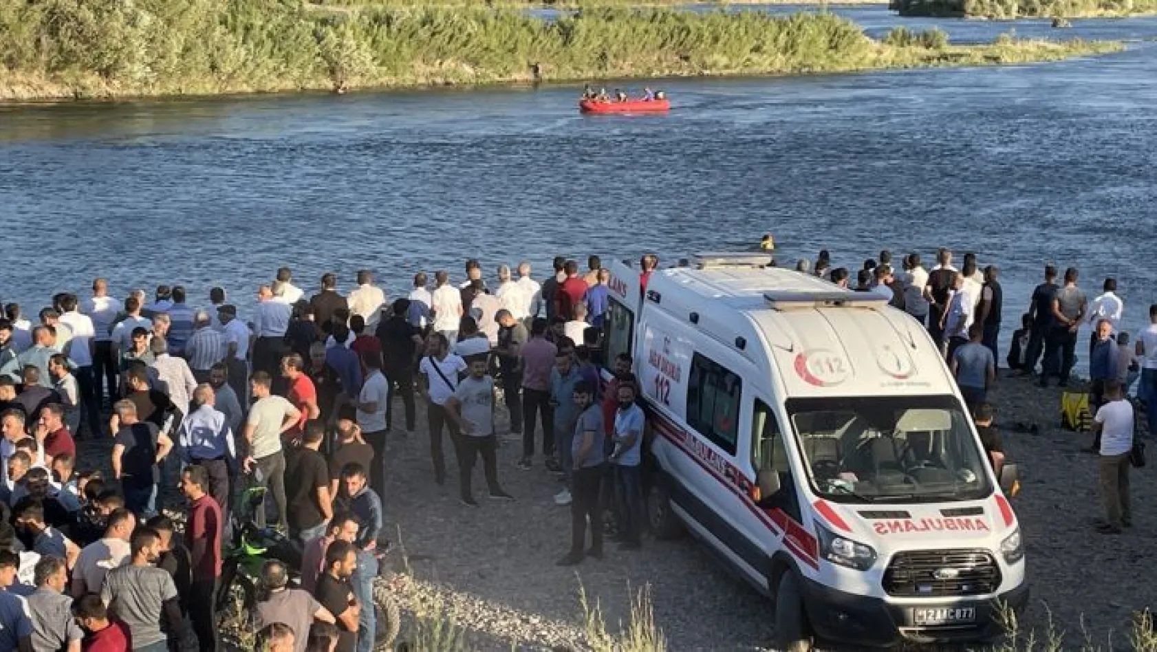 Murat Nehri'nde can pazarı! 1 kişi kayıp