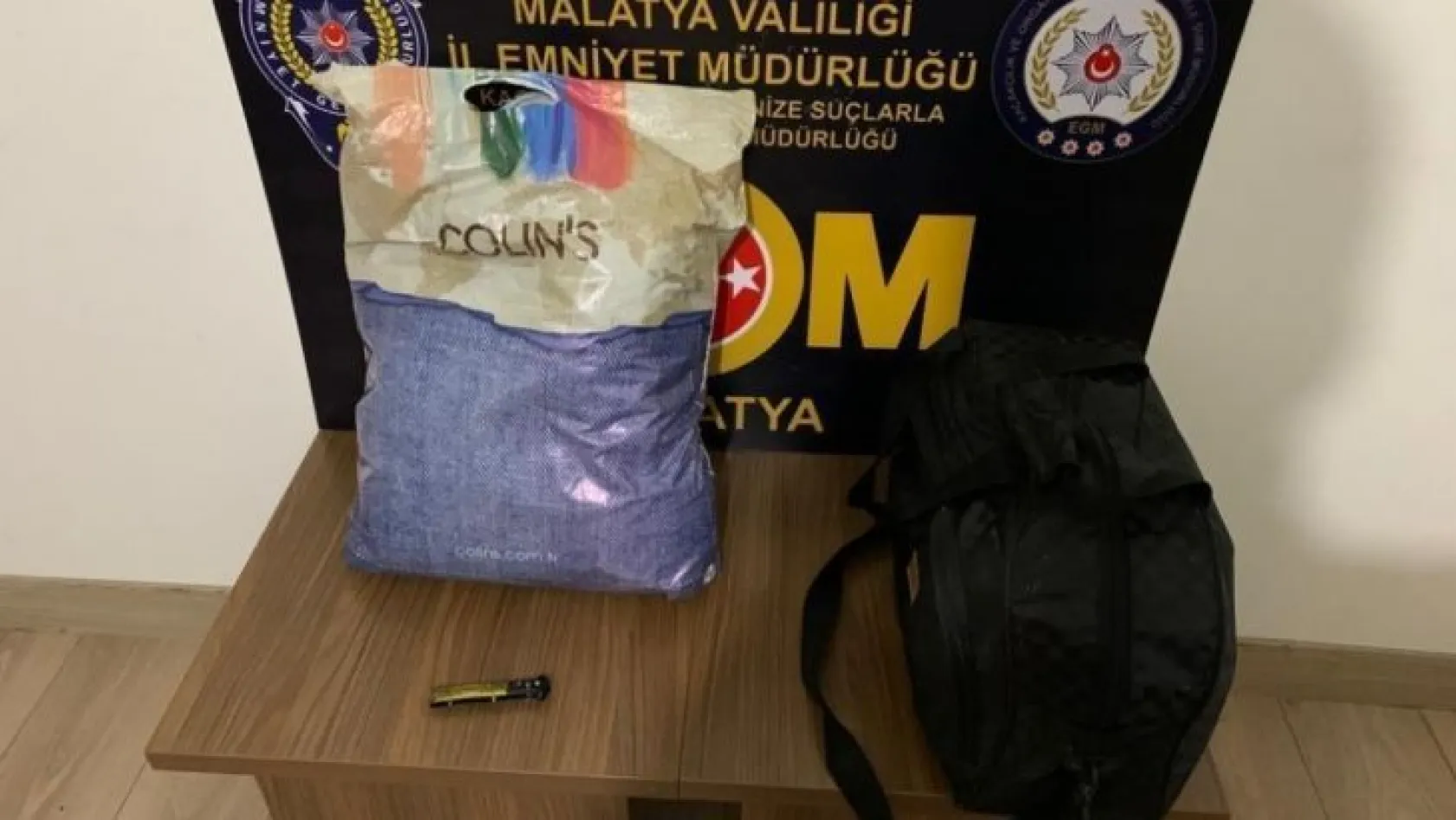 Narkotik ekipleri Malatya'da uyuşturucuya geçit vermiyor: 7 kilo 500 gram esrar ele geçirildi