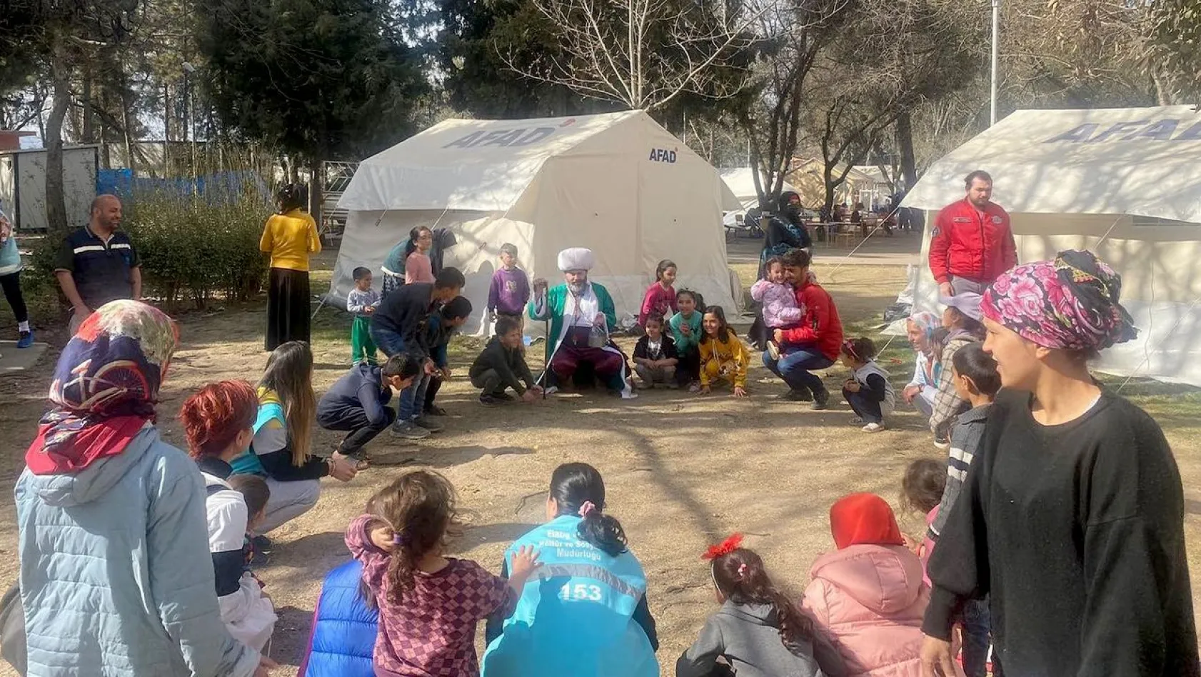 Oyun çadırı, depremzede çocukların neşe kaynağı