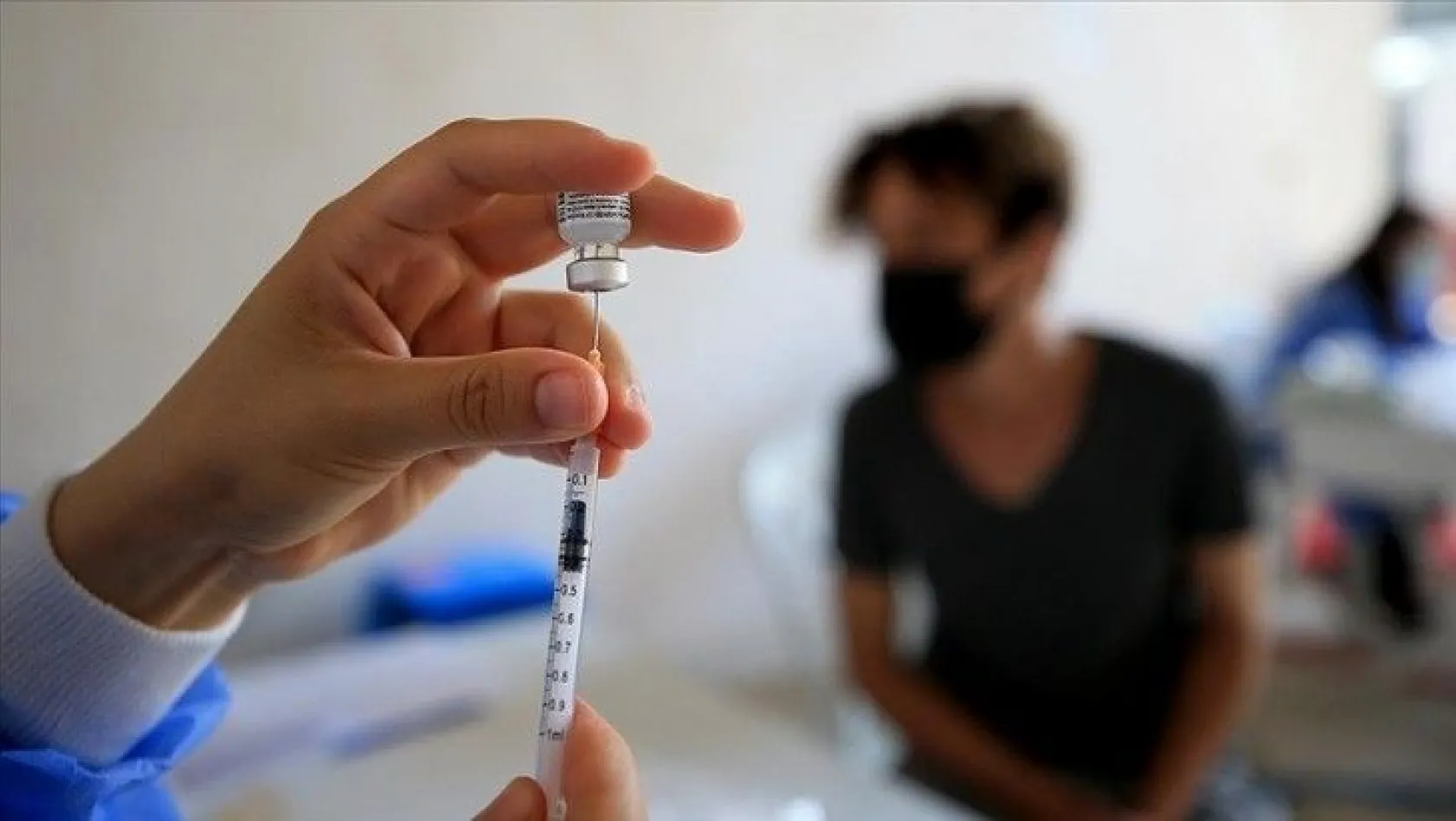 Sağlık Bakanı Koca son 24 saate kaç doz aşı yapıldığını duyurdu