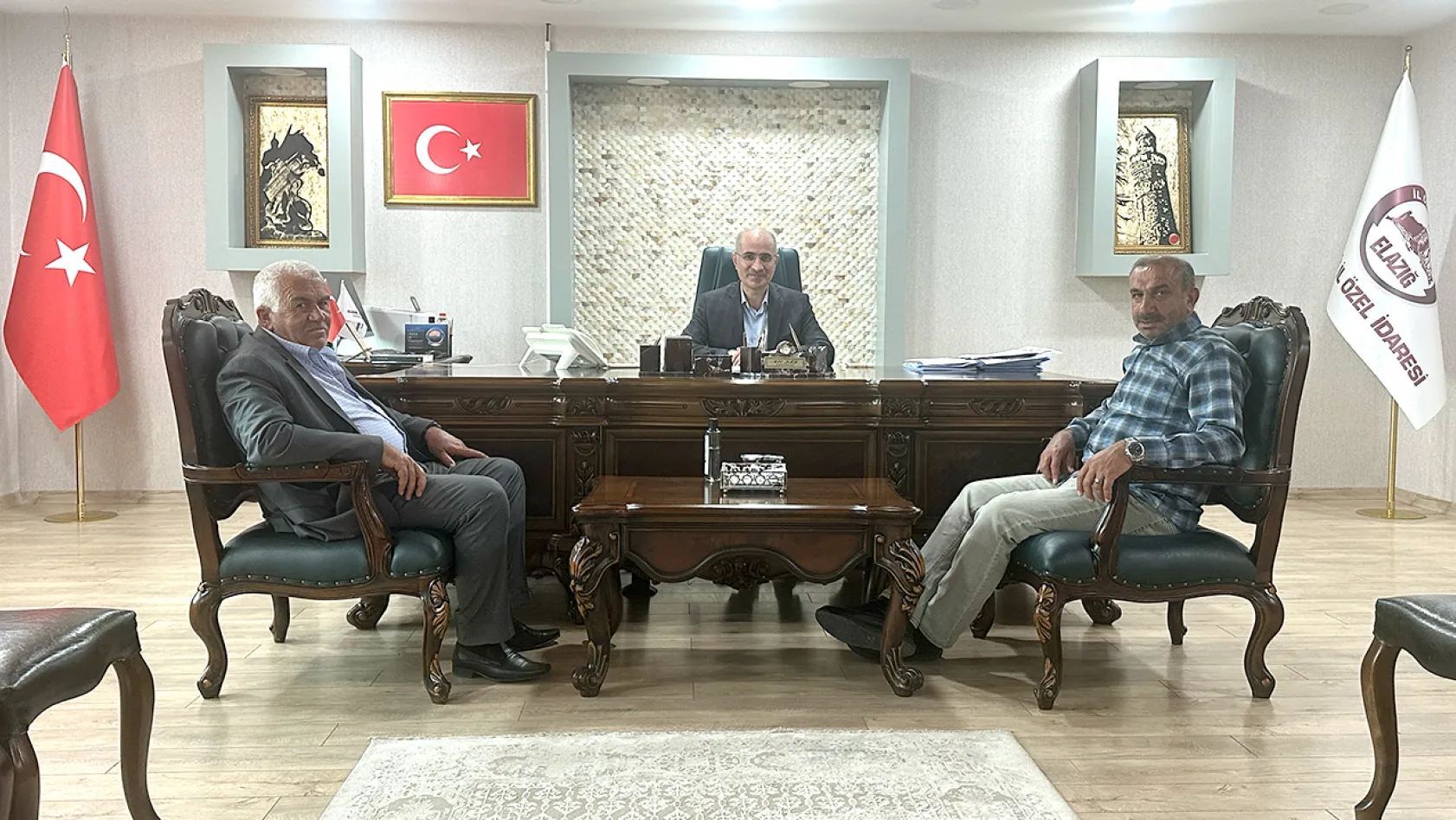 Şahsuvar Köyü yeni muhtarı, Genel Sekreter Ali Şiş'e taleplerini iletti