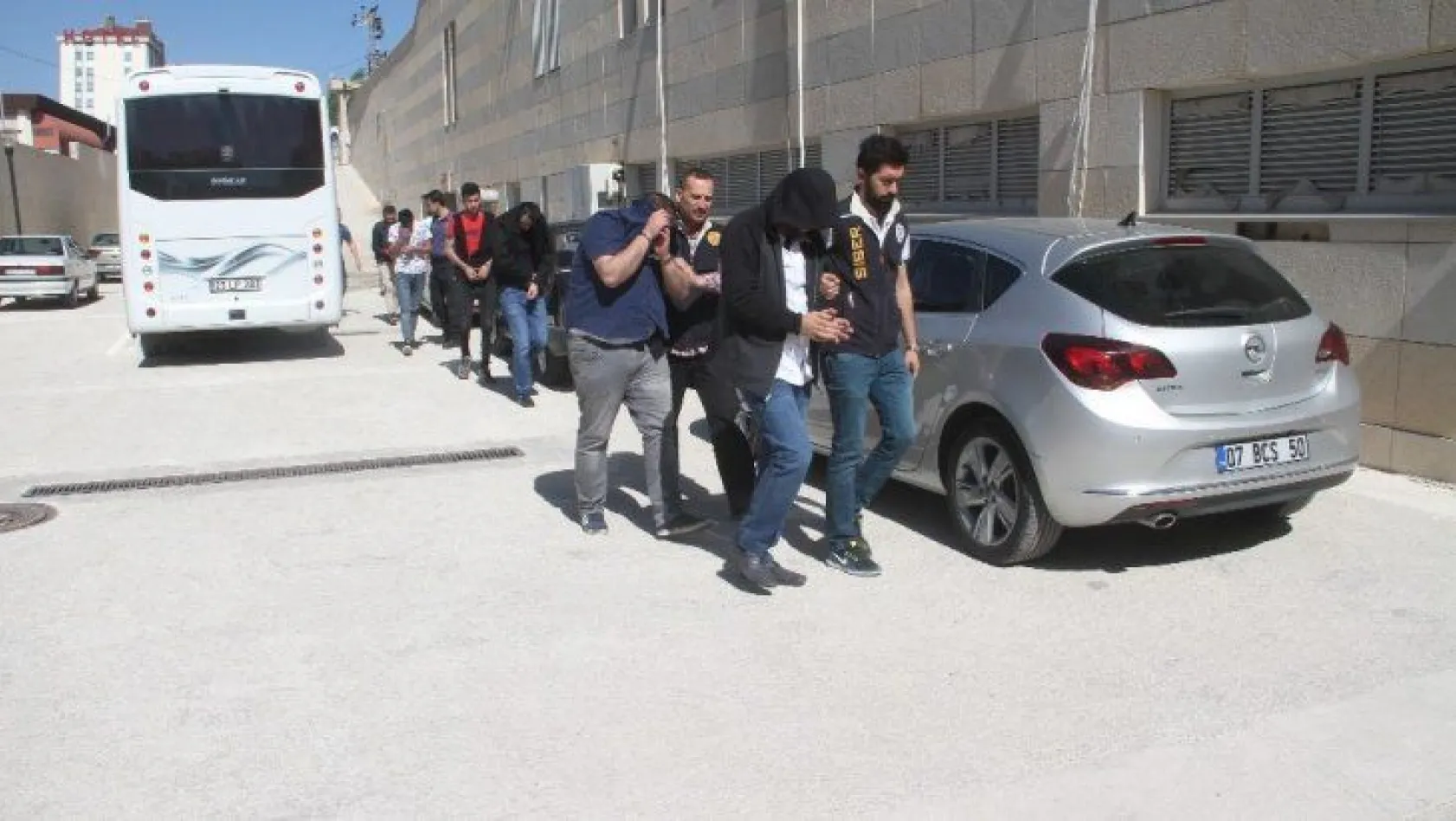 Elazığ polisinden 'sanal bahis' operasyonu
