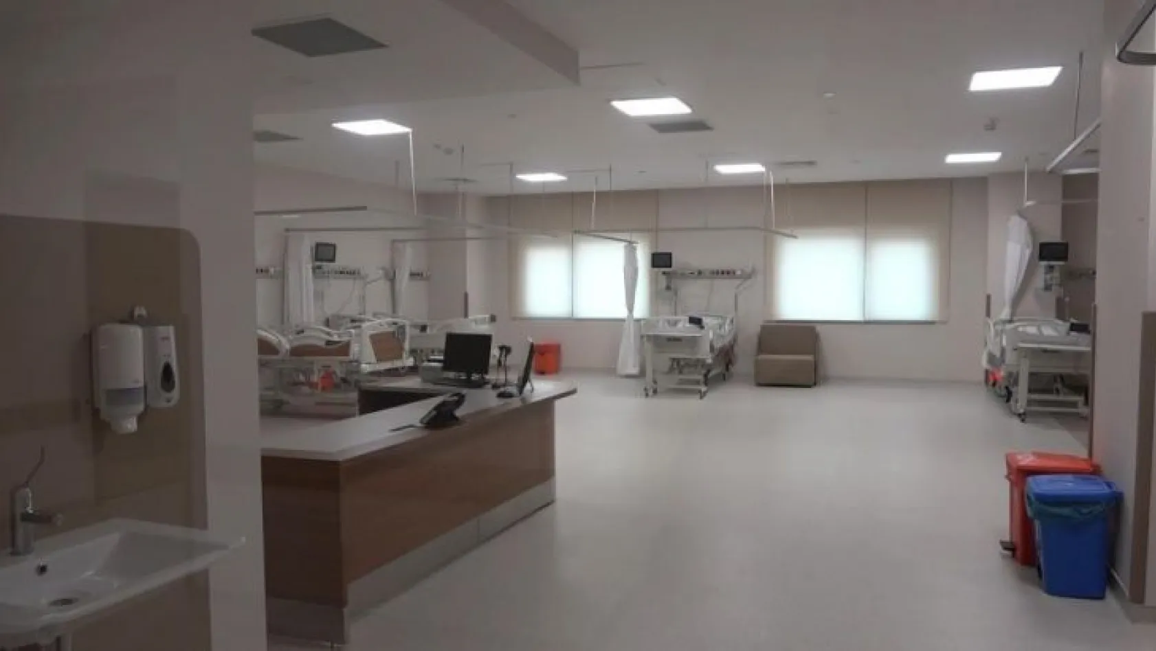 Şehir Hastanesinde yeni yoğun bakım servisleri açıldı