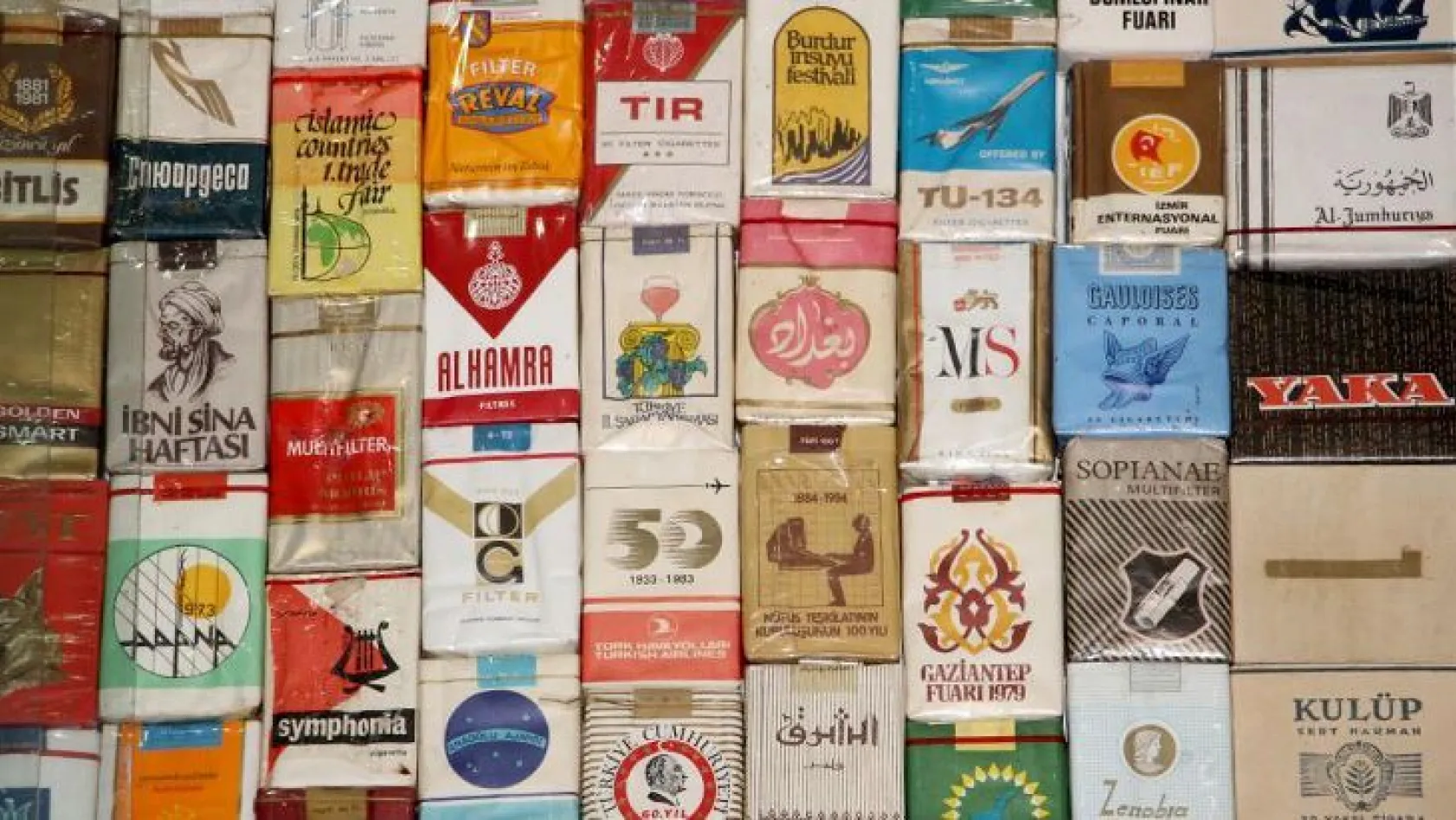 Sigara koleksiyonu görenleri şaşırtıyor