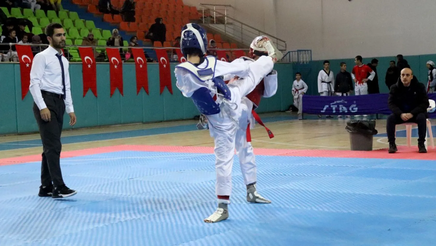 Taekwondo il şampiyonası başladı