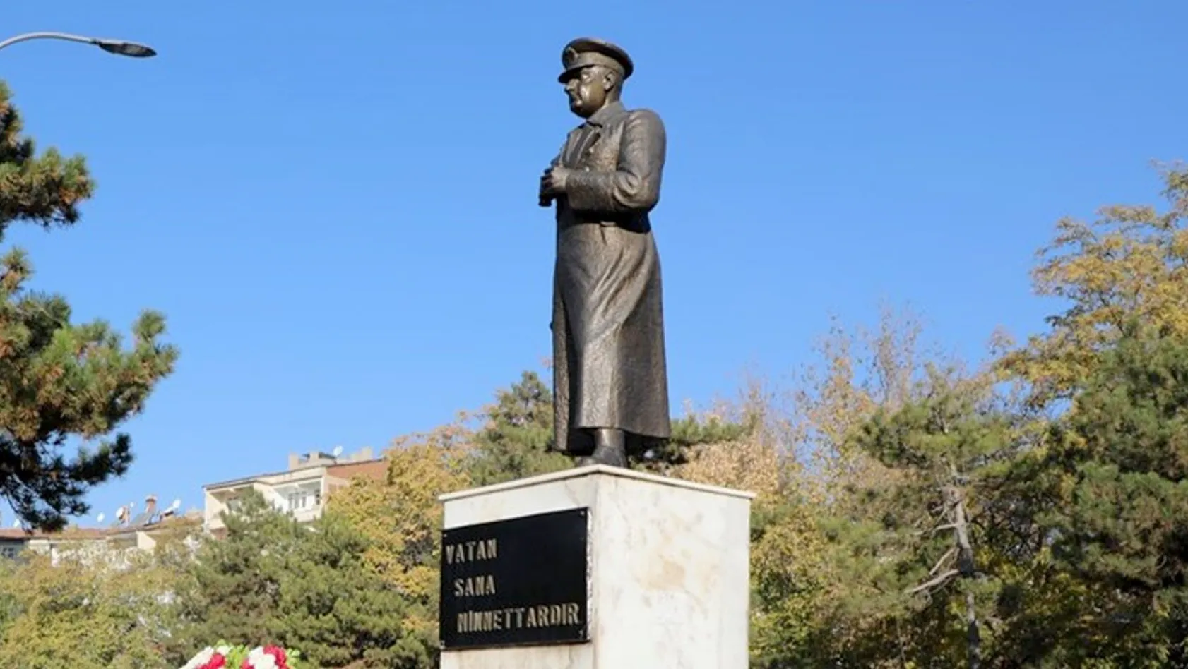 Tarihi Atatürk Heykeline ne olacak?