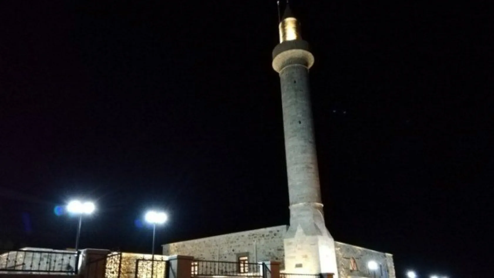 Tarihi Ulu Cami'de 60 yıl sonra ilk namaz kılındı