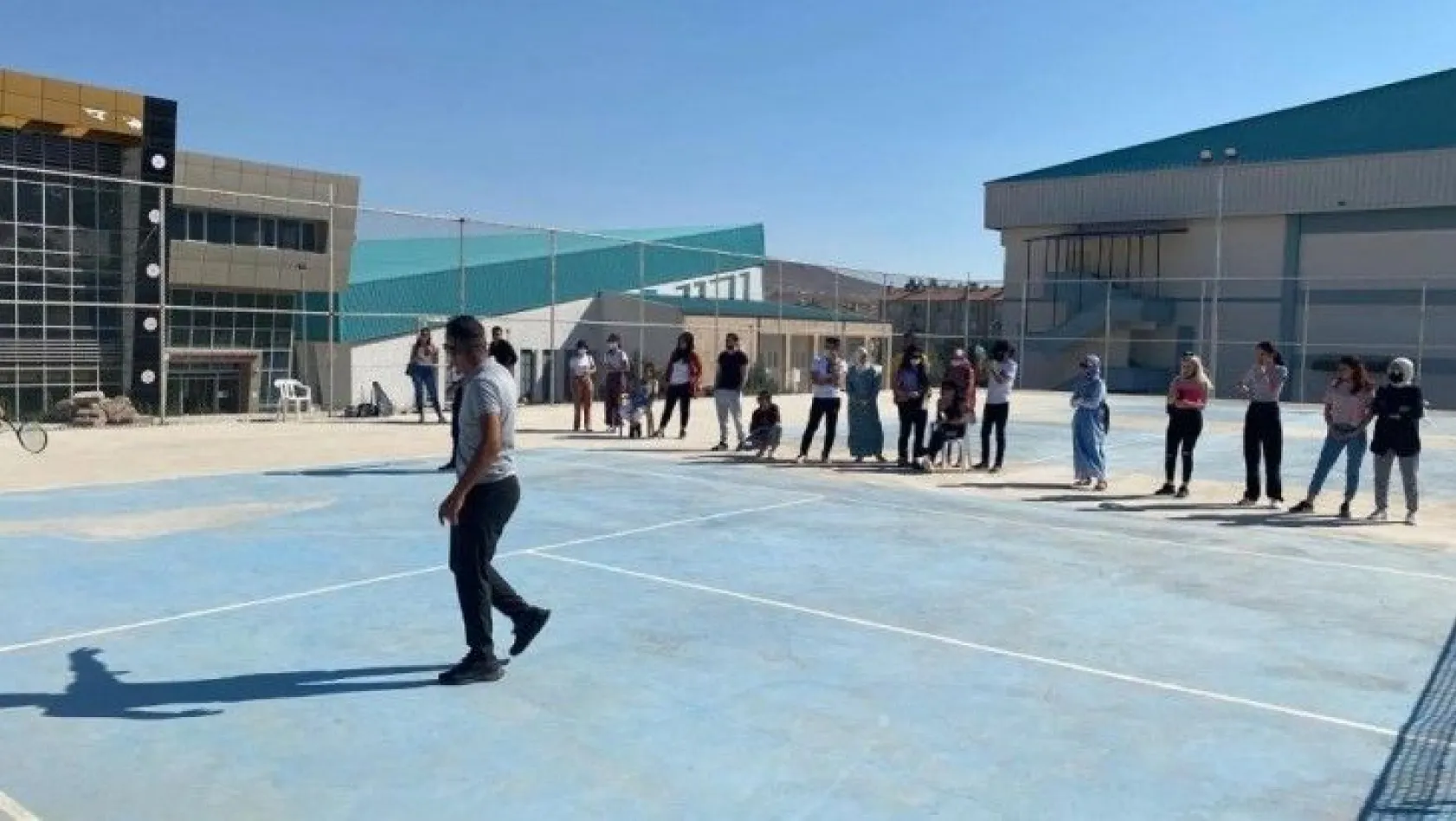 Tenis hakemlerine eğitimleri Elazığ'da veriliyor