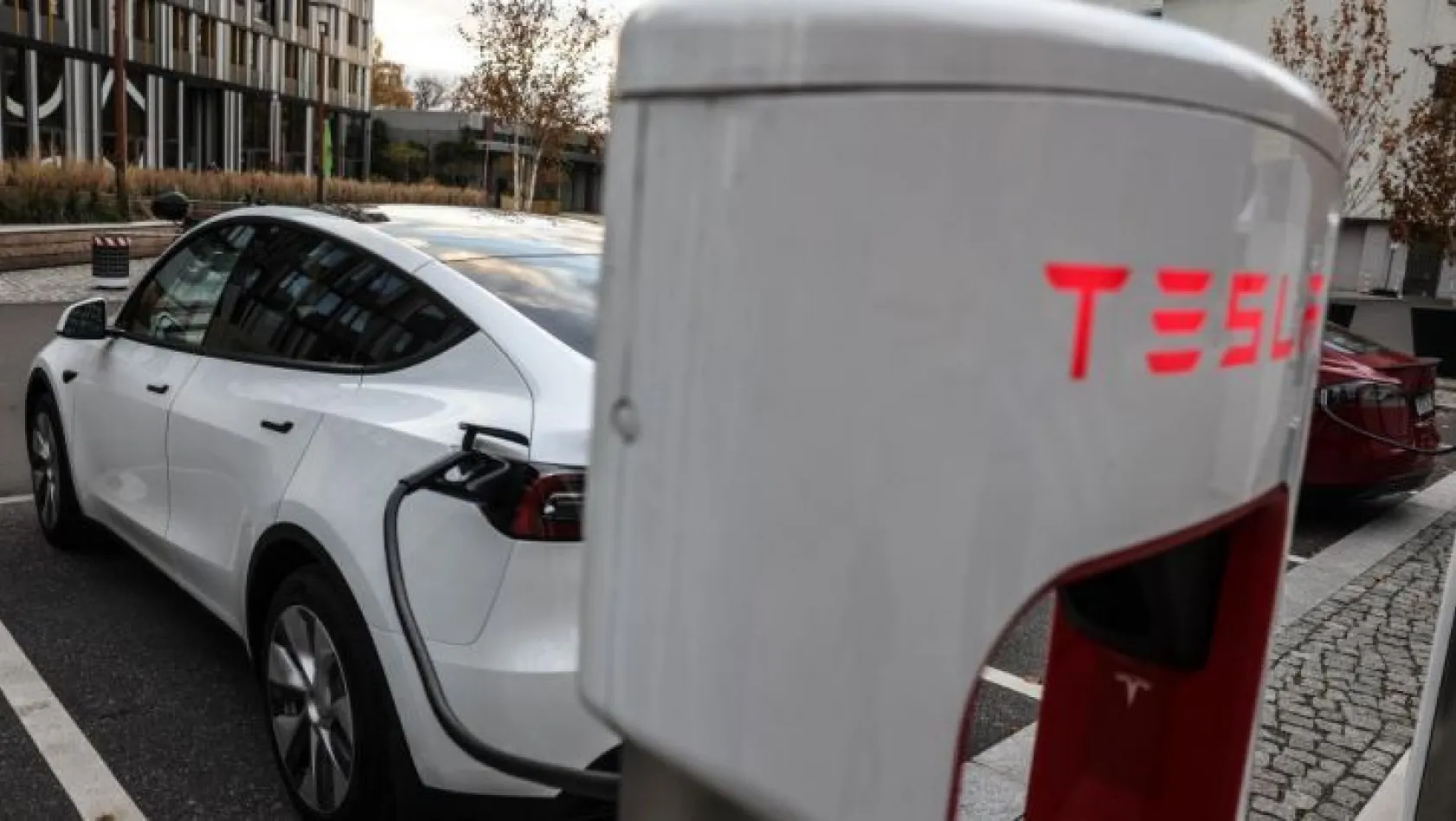 Tesla 'Süper Şarj' noktalarına Türkiye'den 10 il ekledi