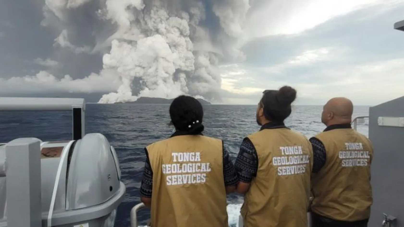 Tonga'daki yanardağ patladı, ABD'ye tsunami uyarısı yapıldı