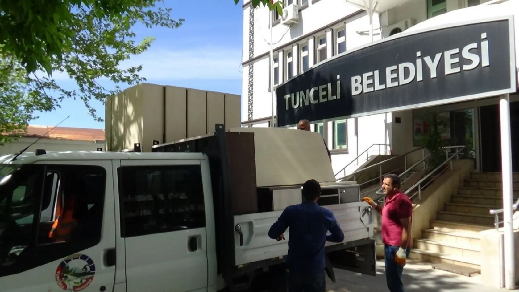 Tunceli Belediyesi binası boşaltıldı!