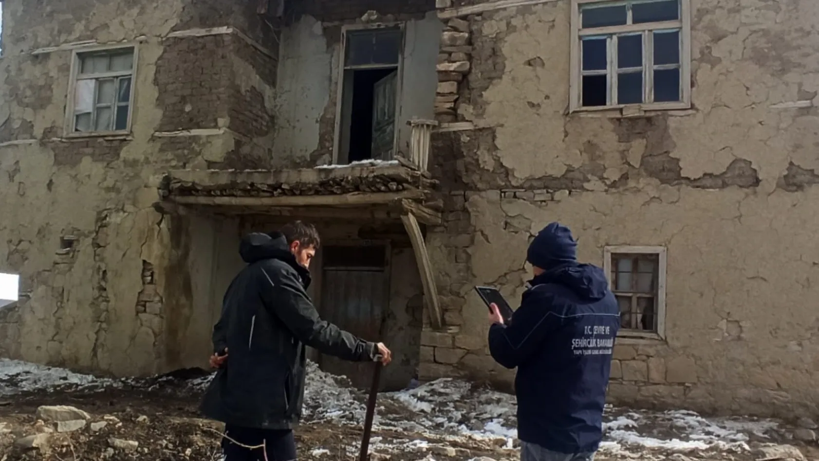 Tunceli'de 1,686 hasarlı yapının yıkımı başlıyor