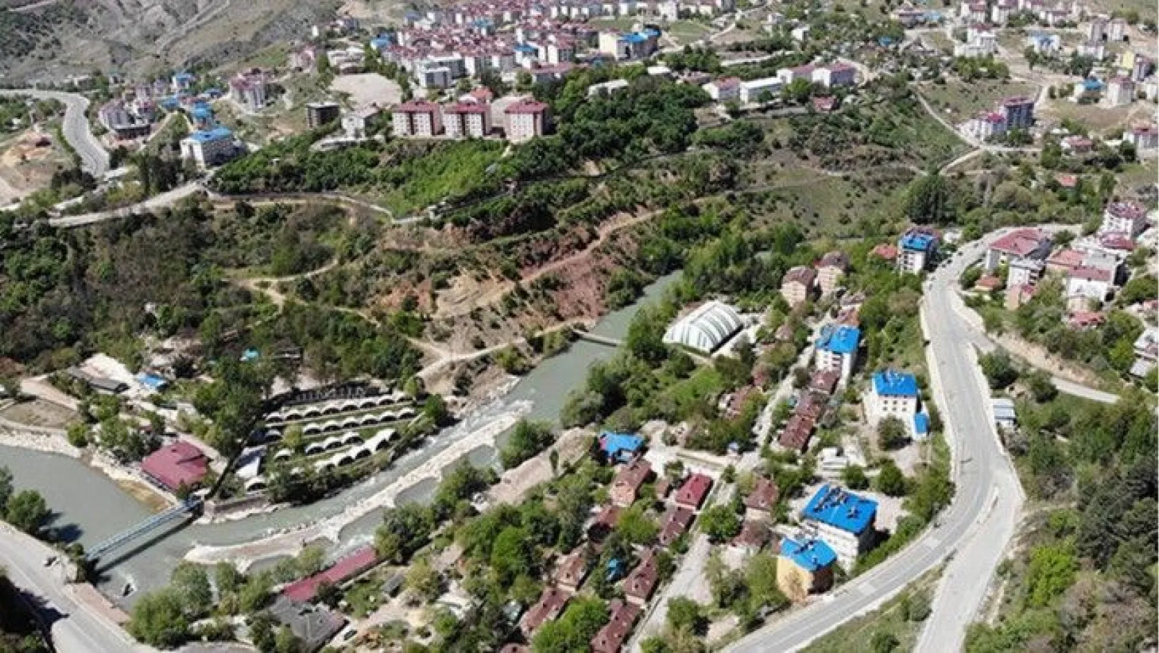 Tunceli'de parkta erkek cesedi bulundu