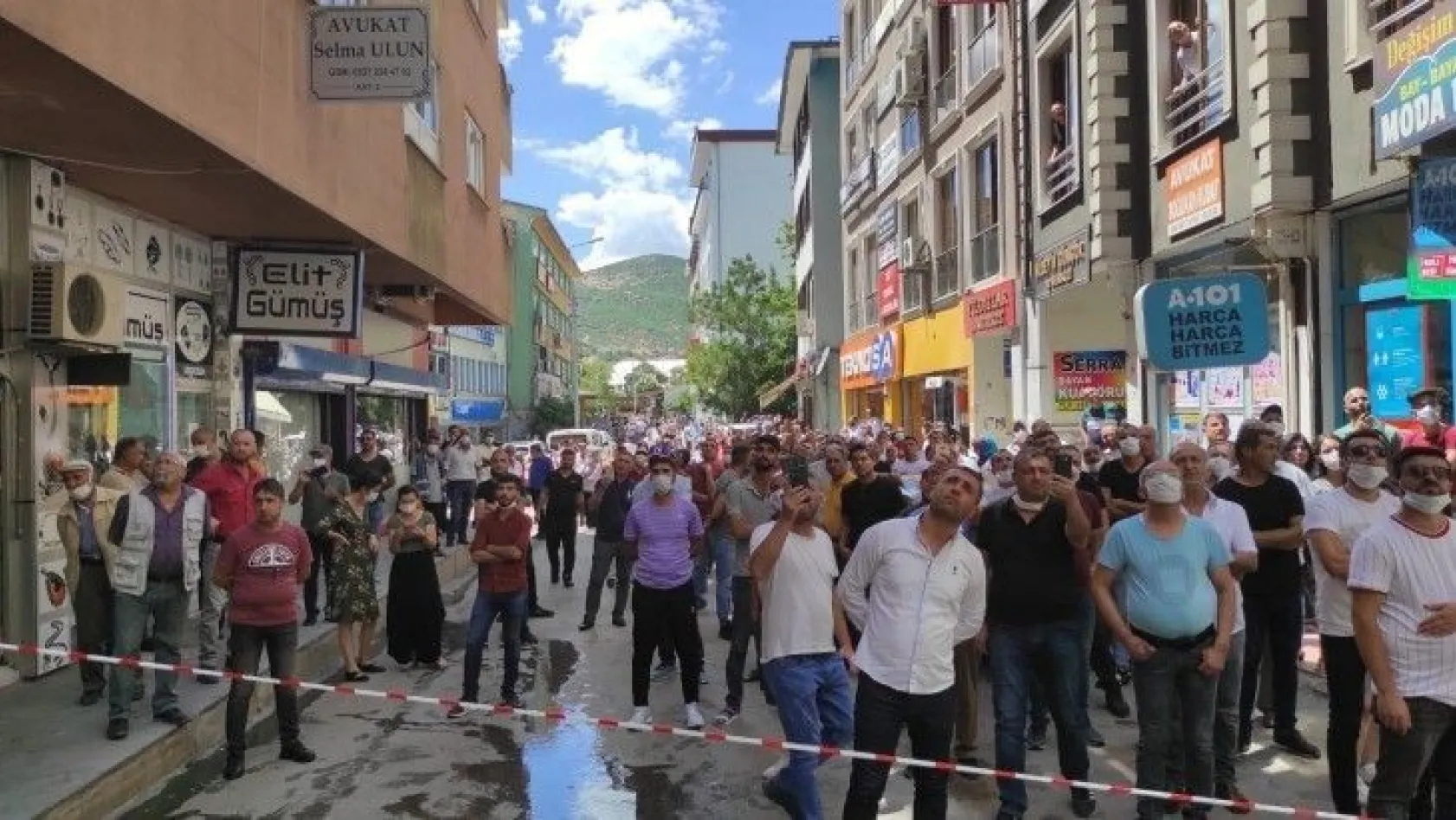 Tunceli'de yangın, 2 işçi son anda kurtuldu