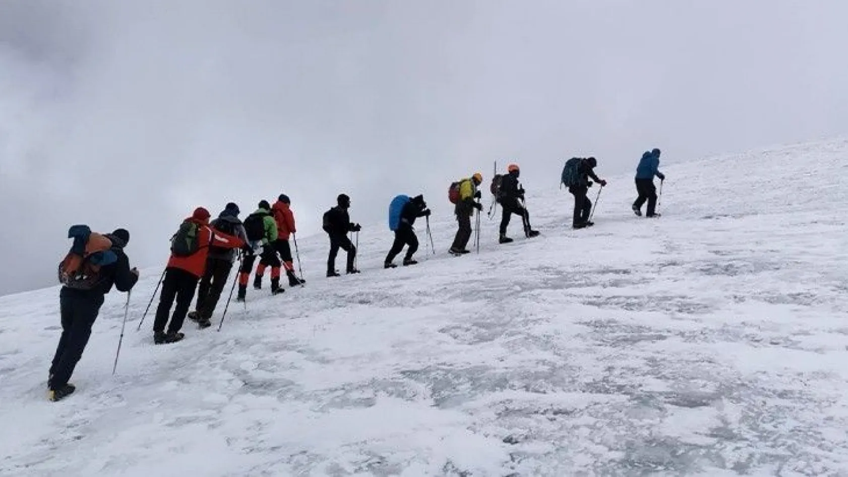 Tuncelili dağcılar, Ağrı Dağı'na tırmanış gerçekleştirdi