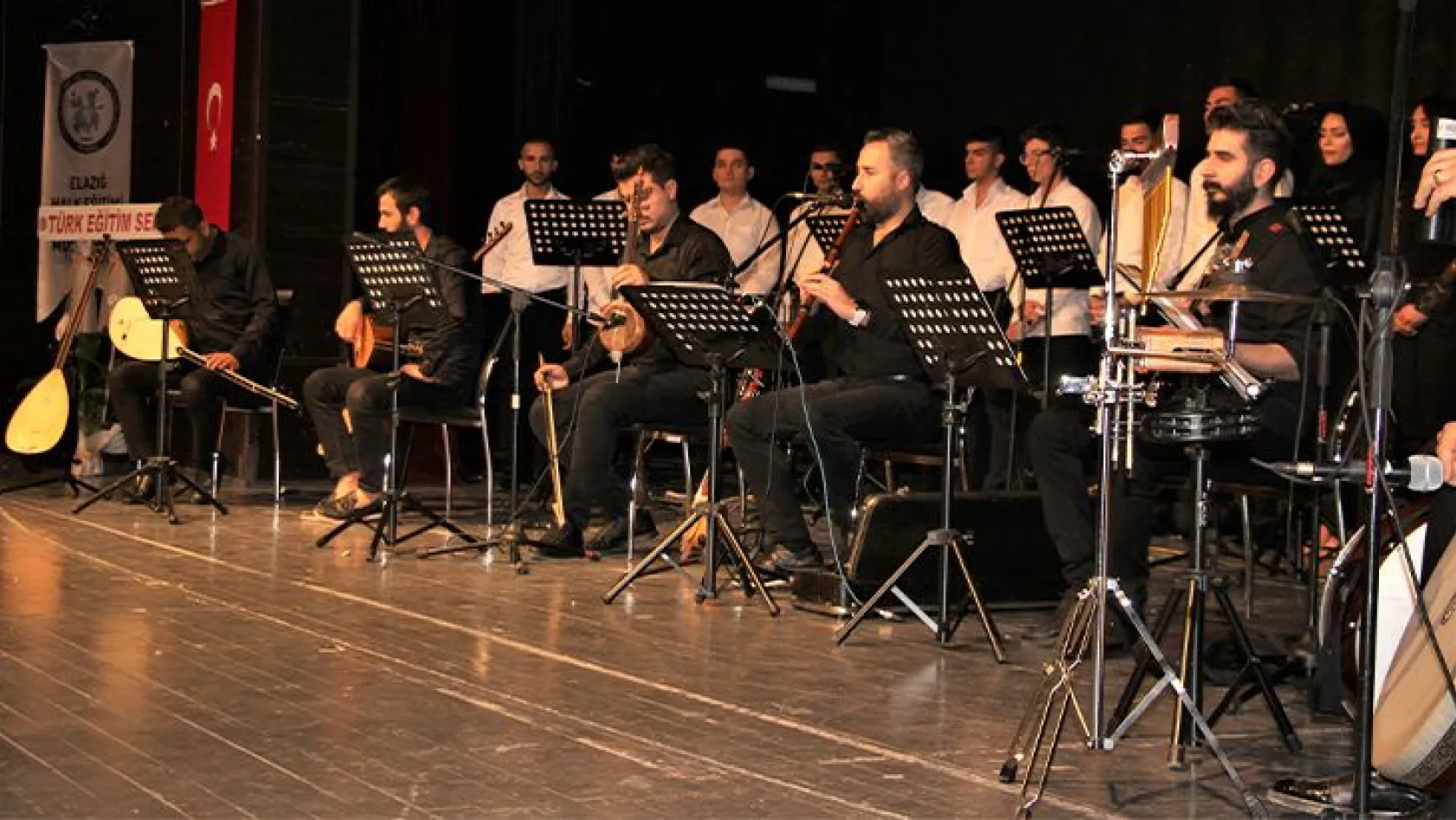 Türk Halk Müziği Konseri mest etti