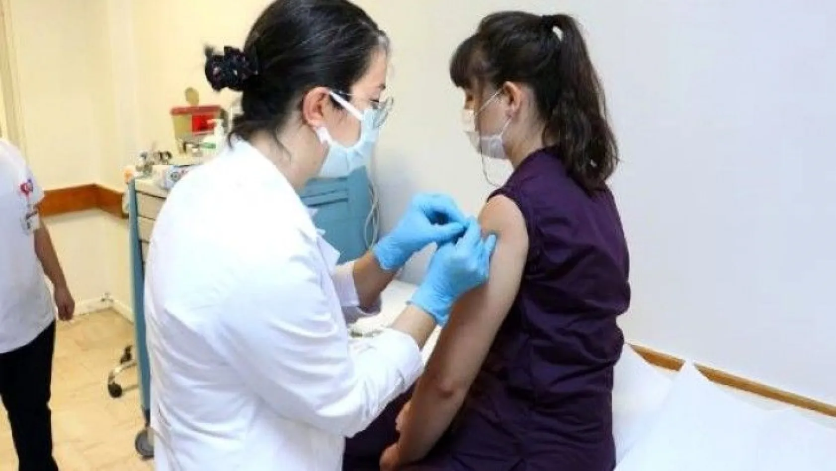Türkiye'de 5 gün önce yapılan korona aşısından ilk bulgular geldi
