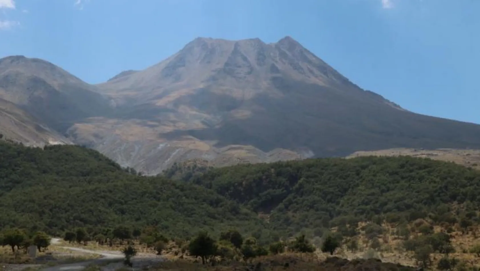Türkiye'nin 2. büyük volkanik dağı harekete geçti!