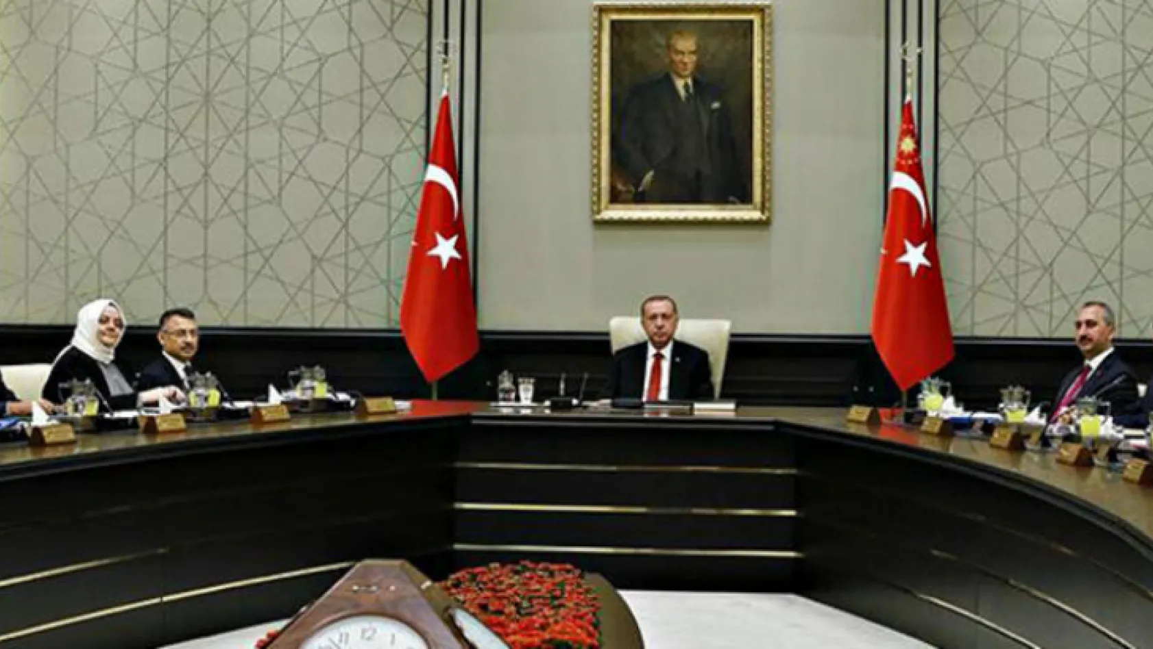 Türkiye'nin merakla beklediği Kabine toplantısı başladı!