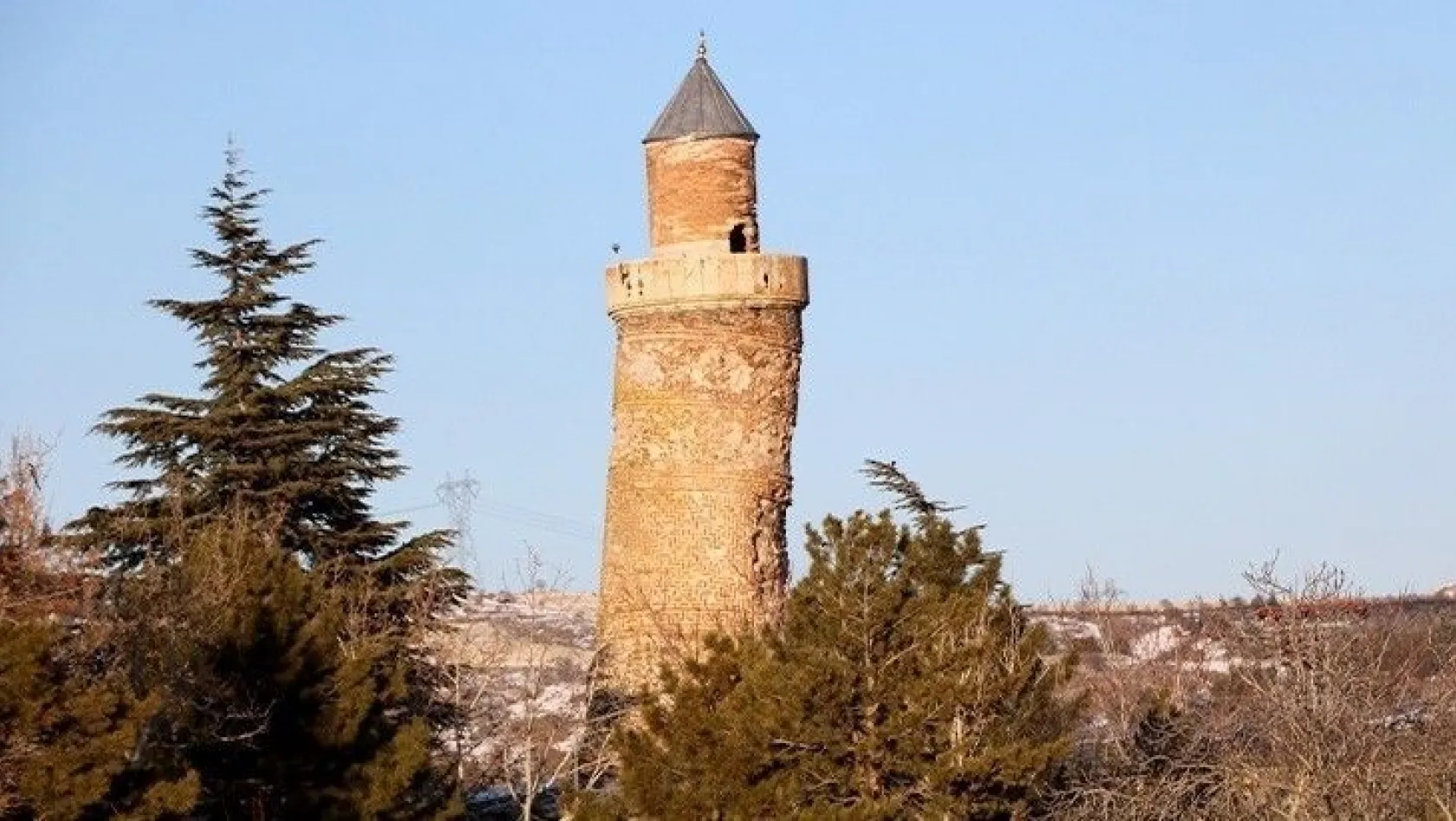 Ulu Cami'nin eğri minaresi depremden etkilenmedi