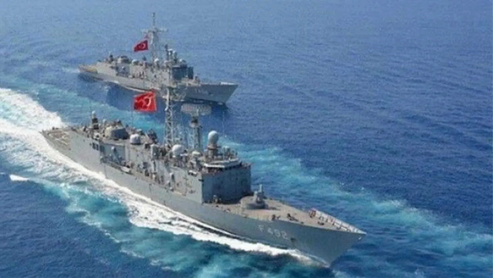 Yunanistan'a ait savaş uçakları Ege'de 'TCG Çeşme' gemisini taciz etti