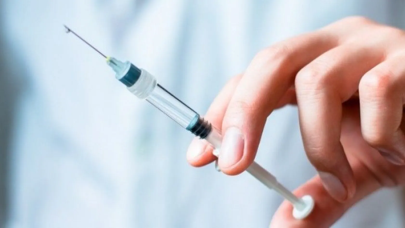 Uzmanlardan kritik uyarı.. Kimler aşı yaptırmalı!